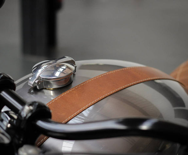 Baak Universal gas tank leather belt