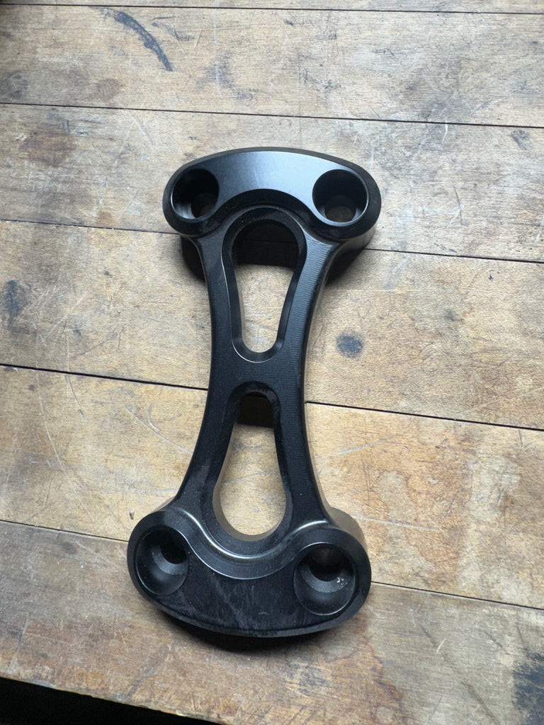 Motone Custom Top Riser Clamp Bridge Piece - for One Inch Bars - Black