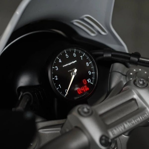 Motogadget instuments plug and ride kits for the BMW R9T