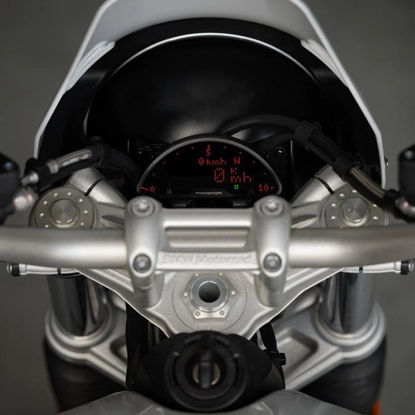 Motogadget instuments plug and ride kits for the BMW R9T